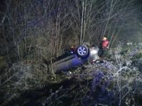 AVUKAT TAKLA ATAN ARACIN İÇİNDE KALDI