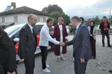 AYAK BASMADIK YER BIRAKMADI