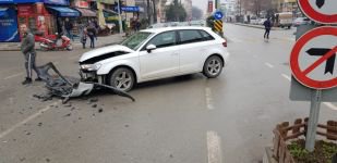 BÜTÜN KURALARI İHLAL ETTİ, KAVŞAKTA ÇARPIŞTI