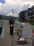 ÇÖPÜ KONTEYNERIN İÇİNE ATMAK DAHA KOLAY
