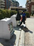 ÇÖPÜ KONTEYNERIN İÇİNE ATMAK DAHA KOLAY
