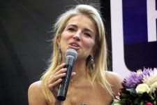 HİGHWAY'DE BURCU ESMERSOY RÜZGARI