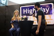 HİGHWAY'DE BURCU ESMERSOY RÜZGARI