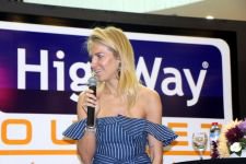 HİGHWAY'DE BURCU ESMERSOY RÜZGARI