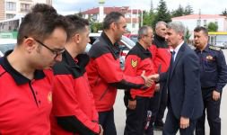 DEVLET İTFAİYECİLERİN ACISINI PAYLAŞTI