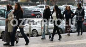 DİLCİ KADINLAR SUÇÜSTÜ YAKALANDI