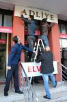 DUYGU YÜKLÜ VEDA...