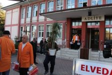 DUYGU YÜKLÜ VEDA...