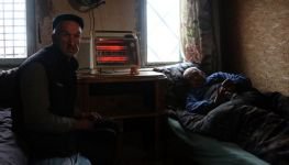 ELİ ÖPÜLESİ ABLA....