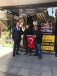 ESNAFLARA BAYRAK HEDİYE ETTİLER
