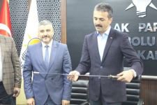 EVCİL, DOĞANAY’A KILIÇ HEDİYE ETTİ