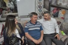 EVCİL ŞEHİT BABASINI ZİYARET ETTİ