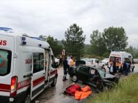 FECİ KAZADA 1 KİŞİ ÖLDÜ, 6 KİŞİ YARALANDI