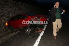 FECİ KAZADA OTOMOBİL İKİYE AYRILDI