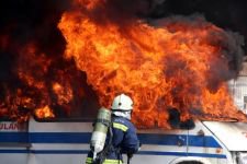 ARAÇLARI CAYIR CAYIR YAKTILAR