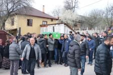 GÖZYAŞLARI İÇİNDE SON YOLCULUĞUNA UĞURLANDI