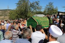 GÖZYAŞLARIYLA SON YOLCULUĞUNA UĞURLANDI