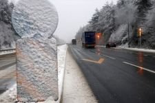 GÜNE BEMBEYAZ UYANDIK