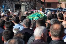 GURBETÇİ KIZ GÖZYAŞLARIYLA TOPRAĞA VERİLDİ