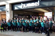 HUMMEL’A SÜRPRİZ ZİYARET