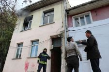 İKİ KATLI EV YANDI