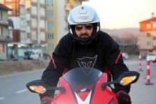 İŞTE TOPLUMA ÖRNEK BİR HOCA