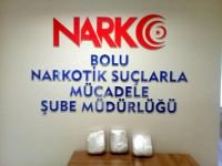 KADININ EL ÇANTASINDAN UYUŞTURUCU ÇIKTI