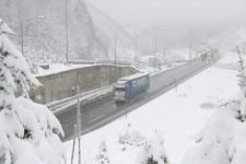 KAR TÜM HIZIYLA DEVAM EDİYOR