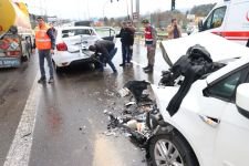 KAVŞAKTA KAZA, 5 YARALI