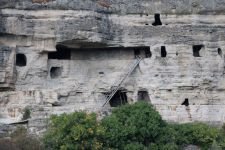KAYA EVLERİNİ MİSAFİRLERİNİ BEKLİYOR