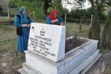 KAYBOLAN EŞİ İÇİN HER GÜN DUA EDİYOR