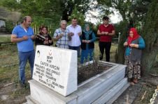 KAYBOLAN EŞİ İÇİN HER GÜN DUA EDİYOR