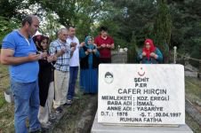 KAYBOLAN EŞİ İÇİN HER GÜN DUA EDİYOR