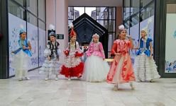 KAZAKLARDAN HARİKA DANS GÖSTERİSİ