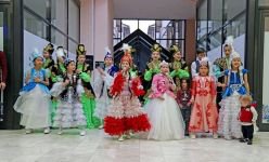 KAZAKLARDAN HARİKA DANS GÖSTERİSİ