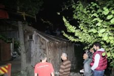 MANDA ÇATIYA ÇIKTI, EKİPLER SEFERBER OLDU