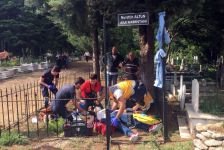 MEZARLIKTA KENDİNİ ASARAK İNTİHARA KALKIŞTI