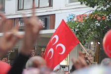MHP CADDEDE ZAFER EĞLENCESİ YAPTI