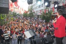 MHP CADDEDE ZAFER EĞLENCESİ YAPTI