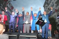 MHP CADDEDE ZAFER EĞLENCESİ YAPTI