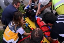 MOTORCUNUN HALİNİ GÖRÜNCE DAYANAMADI