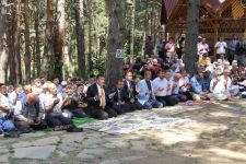 MÜCADELELER NEFESLERİ KESTİ