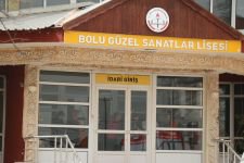 OKULUN ÇATISI BAHÇESİNE DÜŞTÜ