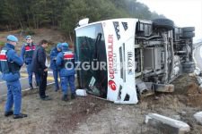 OTOBÜS DEVRİLDİ, 10 KİŞİ YARALANDI