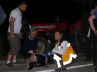 OTOMOBİL TRAKTÖRE ÇARPTI, İKİYE BÖLÜNDÜ
