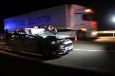 OTOSTOP ÇEKTİĞİ ARAÇ MEZARI OLDU