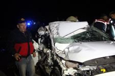 OTOSTOP ÇEKTİĞİ ARAÇ MEZARI OLDU