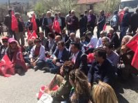 ÖZCAN, MUDURNU YOLUNU KAPATTI