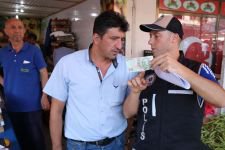 “ÖZELLİKLE PAZAR ESNAFLARINI DOLAŞIYORLAR”