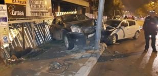 PARK HALİNDEKİ OTOMOBİLE HIZLA ÇARPTI